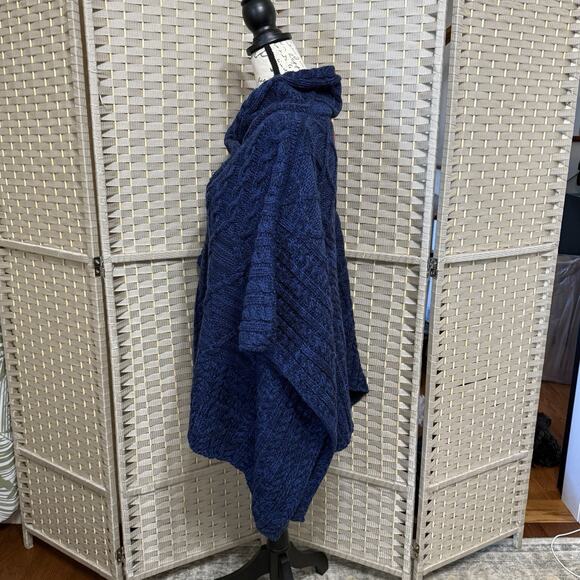 Aran Traditions Shawl Neck Cape Women’s One Size Navy Blue Cable Knit Poncho NEW - Picture 2 of 8